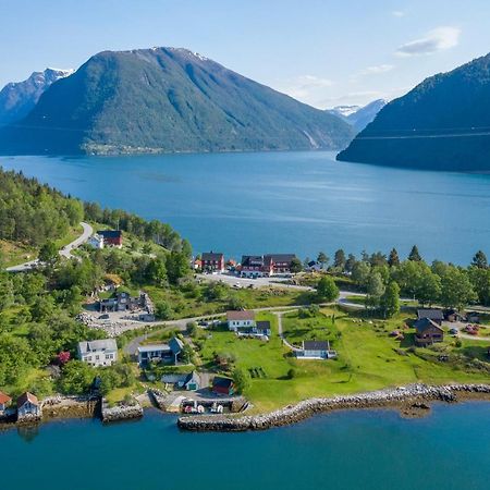 Dragsvik Fjordhotel (Adults Only) Балестранд Экстерьер фото