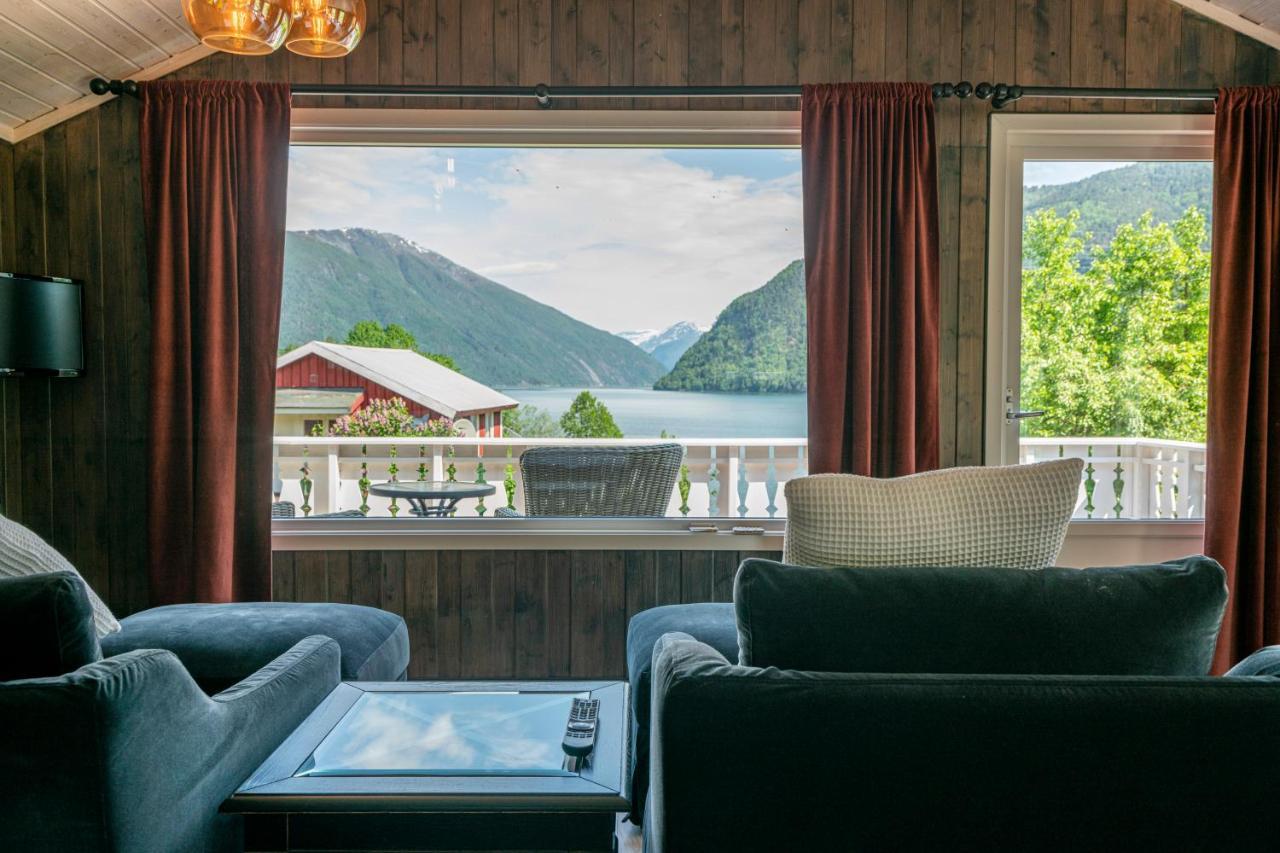Dragsvik Fjordhotel (Adults Only) Балестранд Экстерьер фото