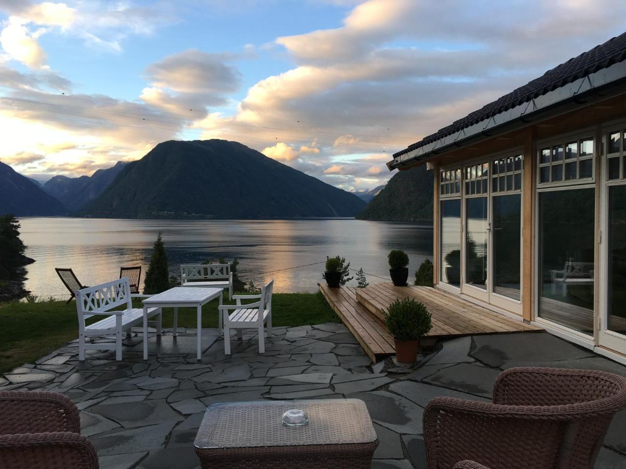 Dragsvik Fjordhotel (Adults Only) Балестранд Экстерьер фото