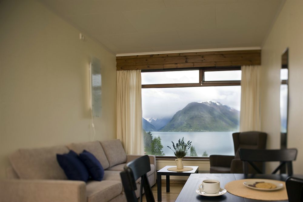 Dragsvik Fjordhotel (Adults Only) Балестранд Экстерьер фото